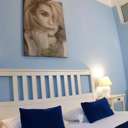 Chmielna Guest house